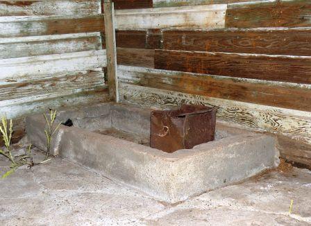 Old Fashioned Spring Box Refrigerator